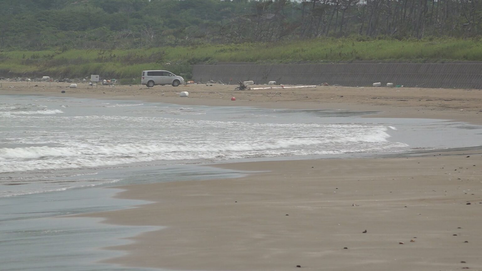 サーフィン中に波に飲まれたか 波打ち際で発見された男性（45）が死亡 石川・羽咋市の海水浴場（MRO北陸放送） - Yahoo!ニュース