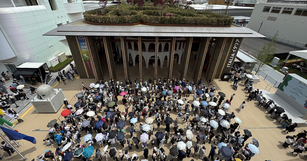 大阪・関西万博イタリア館のシアタールームに漂う香りは? 1700年代の写本に残る“世界最古の薬局”の調香 – WWDJAPAN 大阪・関西万博イタリア館のシアタールームに漂う香りは? 1700年代の写本に残る“世界最古の薬局”の調香 - WWDJAPAN