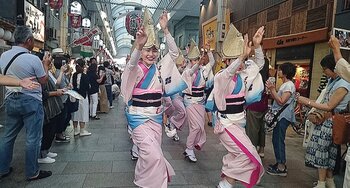天神天満阿波踊りの様子