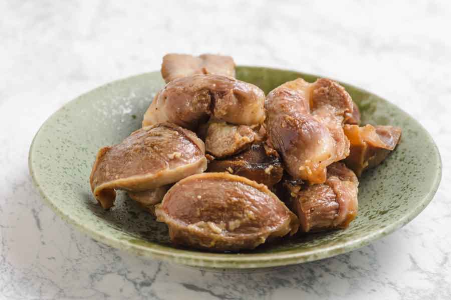 日本では酒のつまみなどでも食べられている砂肝（写真はイメージ）【写真：PIXTA】