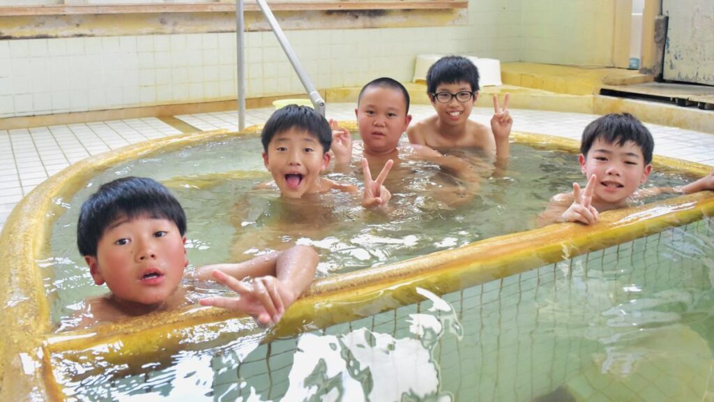 石川・能登と大分・別府の児童が温泉で交流 被災と支援が縁に（みんなの経済新聞ネットワーク） - Yahoo!ニュース - Yahoo!ニュース