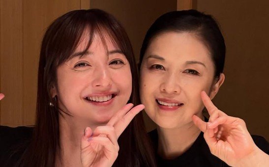 【 藤あや子・佐々木希 】　2人でお寿司を堪能　「秋田県産のじゅんさいに　盛り上がる」（TBS NEWS DIG Powered by JNN）