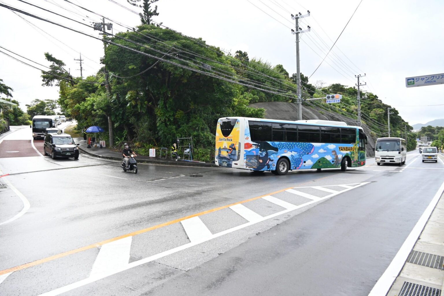ジャングリア初日、イオン屋上は満車、通学バスは始発早め 周辺「渋滞」なく 沖縄（琉球新報） - Yahoo!ニュース