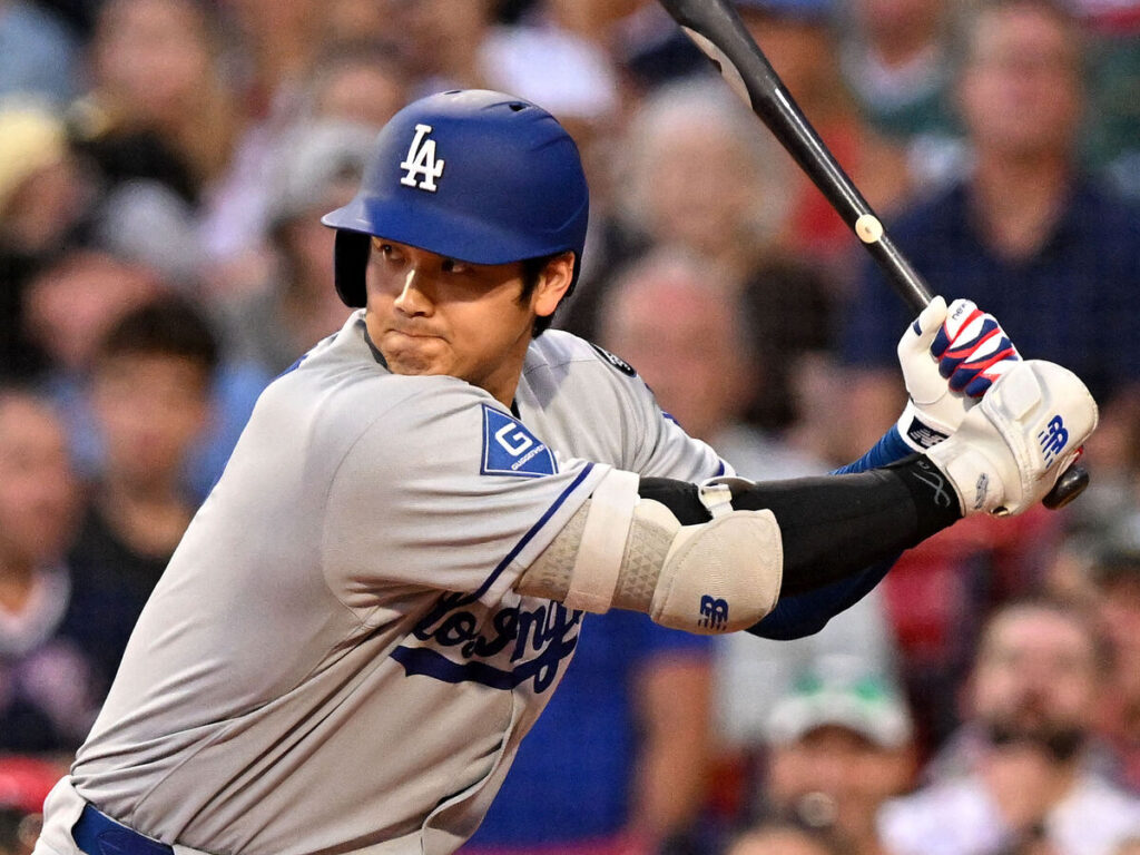 大谷翔平 ３打席目は中堅右を抜く強烈な勝ち越し２点適時二塁打 二塁ベース上ではレ軍・デラクルスとも談笑…先発・山本由伸を援護（スポーツ報知） - Yahoo!ニュース