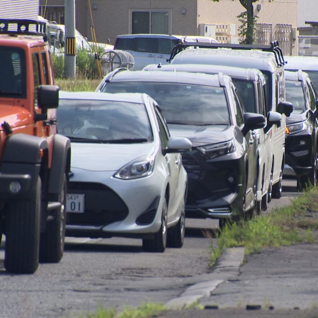 避難する車で渋滞 食事にありつけない観光客 物流にも影響…“津波警報”に北海道各地で混乱…釧路市では避難指示が出されたのは津波がすでに到達したあと 市は「訓練を徹底していきたい」（北海道ニュースUHB） - Yahoo! - Yahoo!ニュース