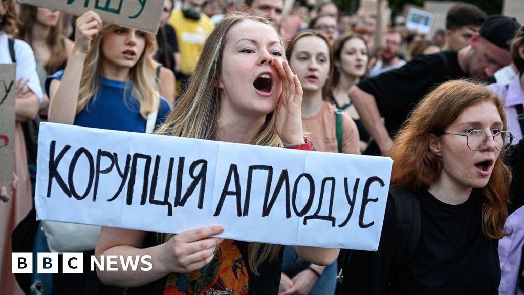 ゼレンスキーは、ウクライナの主要な反腐敗体の独立を排除する法律に署名します