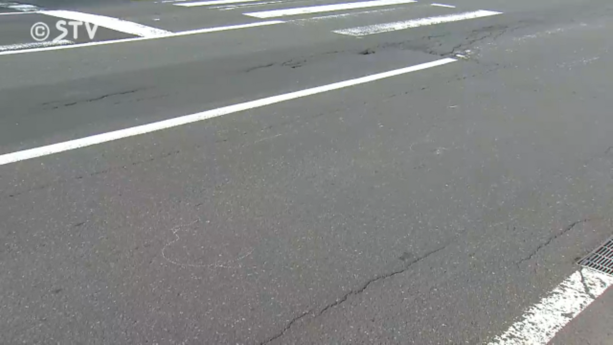 【速報】女子高校生か　自転車運転中に乗用車に巻き込まれる　右足開放骨折の疑いで搬送　札幌