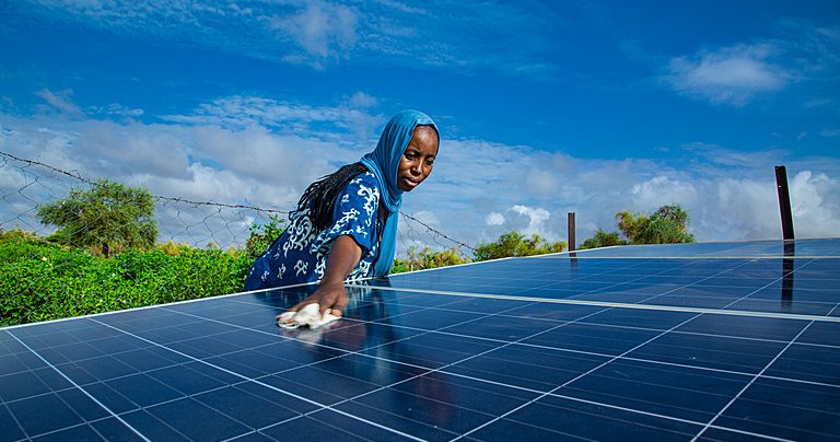 From mining to renewable energy: Lessons learnt from benefit sharing legislation for a just transition in Africa