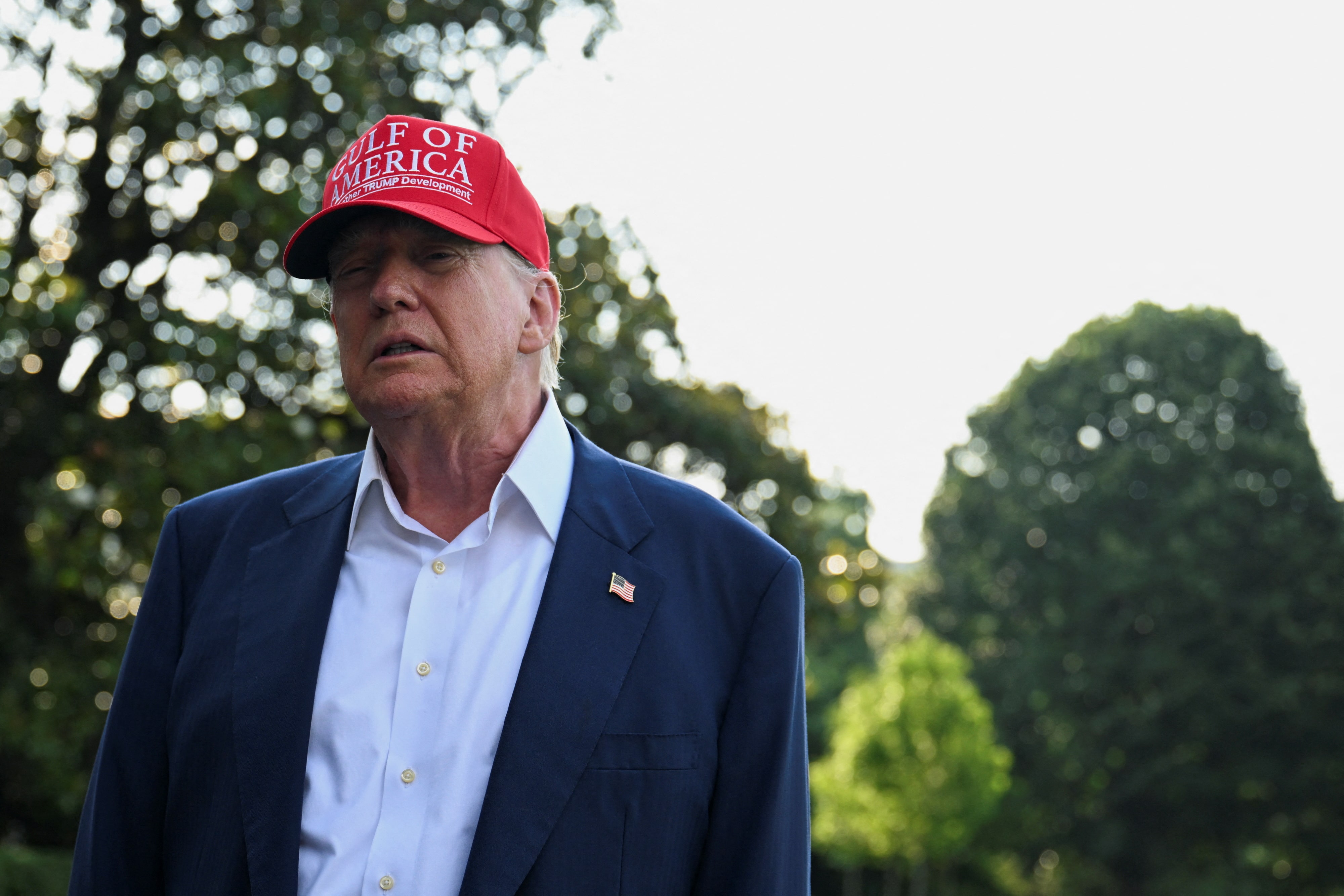 トランプ氏の対日関税引き上げ発言、「コメント控える」＝青木官房副長官