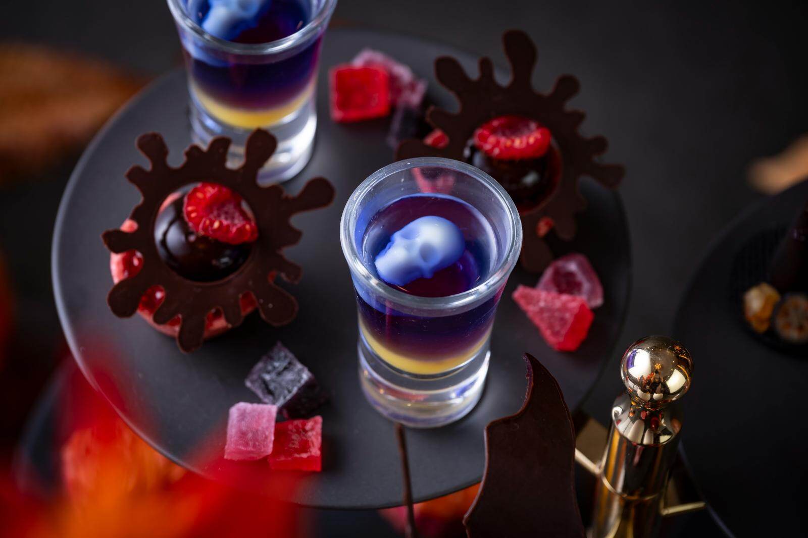 ザ・プリンス パークタワー東京のハロウィンアフタヌーンティー、“ドクロ浮かぶ”ゼリーや箒型ショコラ｜写真2