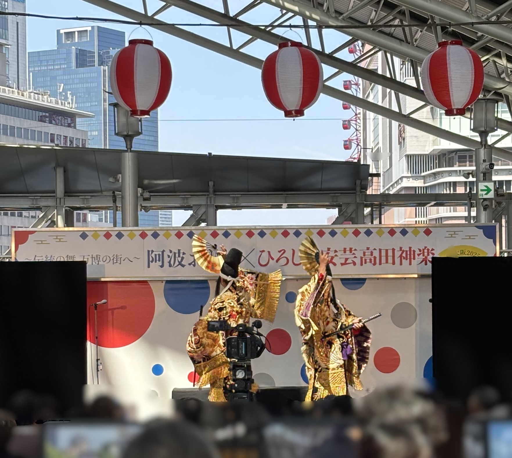 神楽ステージの様子①