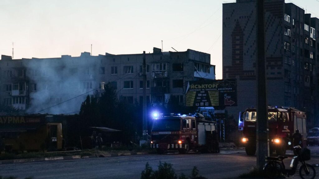 ロシアはウクライナのショッピングセンターに500キログラムの爆弾を落とします