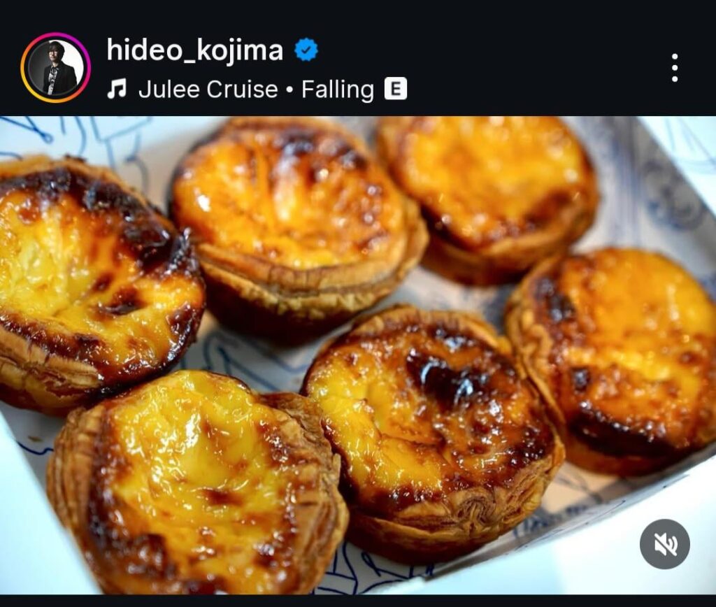 小島はクリームパステルを食べる