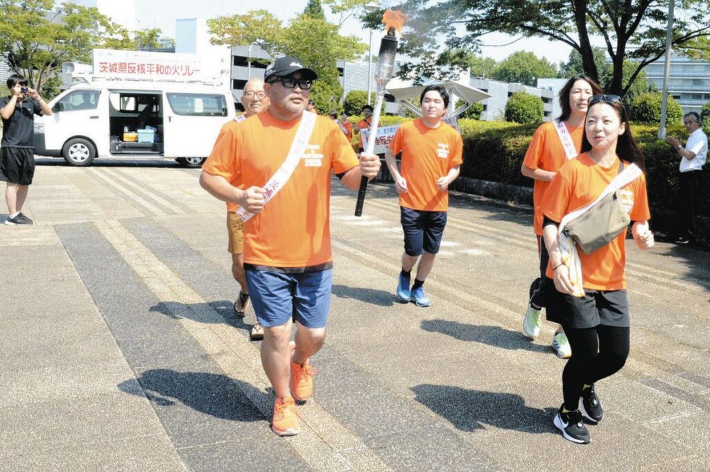 核廃絶へ平和の火リレー 市民ら900人、茨城県内800キロ走り継ぐ - 東京新聞デジタル