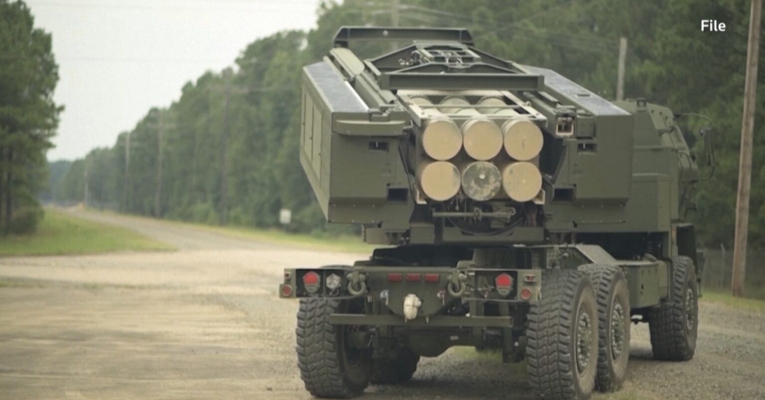 米、ウクライナへのミサイル供与を一部停止　在庫減少で＝関係筋 | ロイター