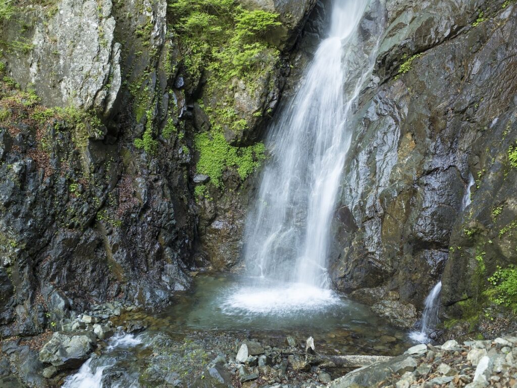 夏に行きたい「神奈川県の穴場秘境」ランキング! 2位「早戸大滝」、1位は?【2025年調査】 – All About ニュース 夏に行きたい「神奈川県の穴場秘境」ランキング! 2位「早戸大滝」、1位は?【2025年調査】 - All About ニュース