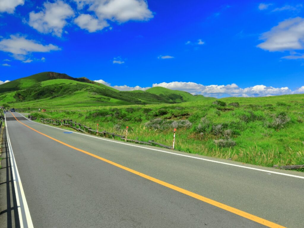 夏に行きたい「熊本県の絶景ドライブスポット」ランキング！ 2位「南阿蘇グリーンロード」、圧倒的1位は？ - All About ニュース