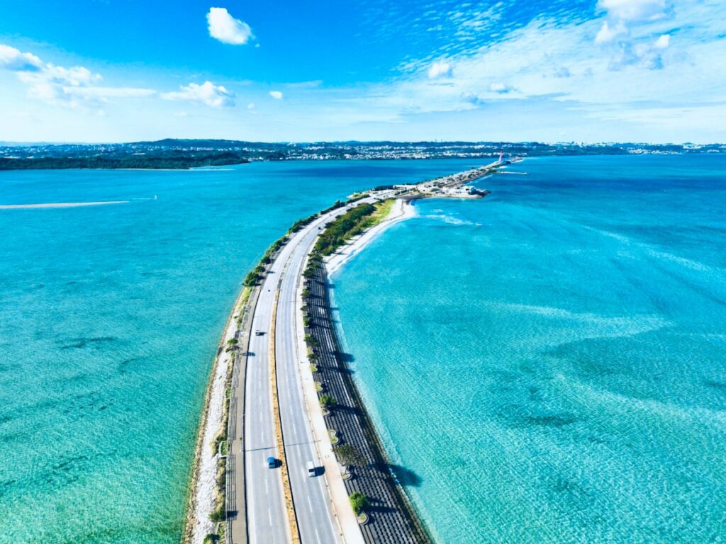 夏に行きたい「沖縄県の絶景ドライブスポット」ランキング！ 2位「海中道路ドライブ」、僅差の1位は？ - All About ニュース