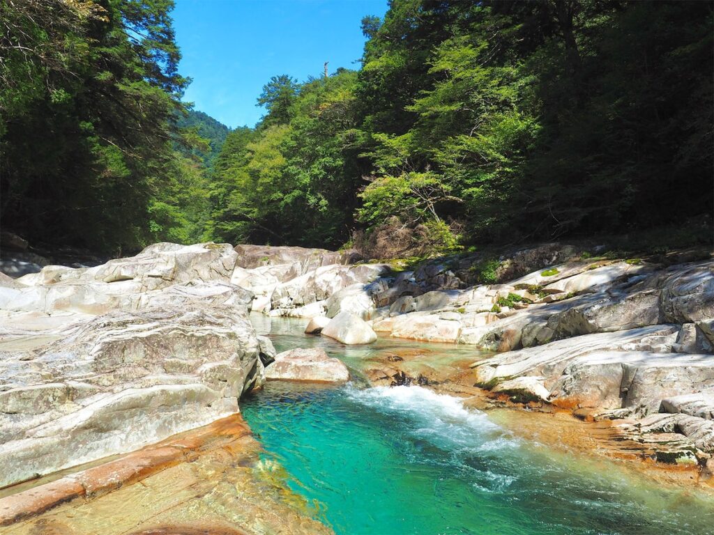 「夏に行きたい愛媛県の穴場秘境」ランキング! 2位「面河渓」、1位は?【2025年調査】 – All About ニュース 「夏に行きたい愛媛県の穴場秘境」ランキング! 2位「面河渓」、1位は?【2025年調査】 - All About ニュース