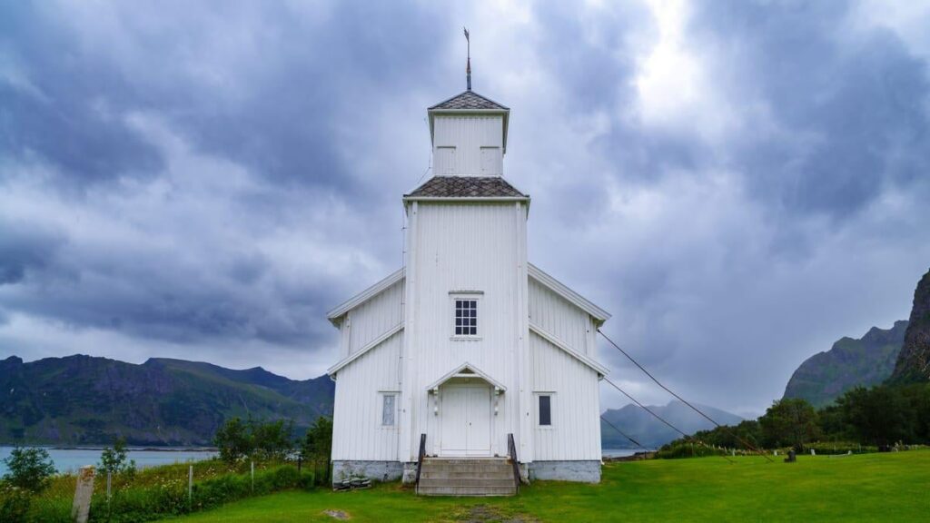 ノルウェーのロフォーテン：一連の火災の後に逮捕されたドイツの観光客