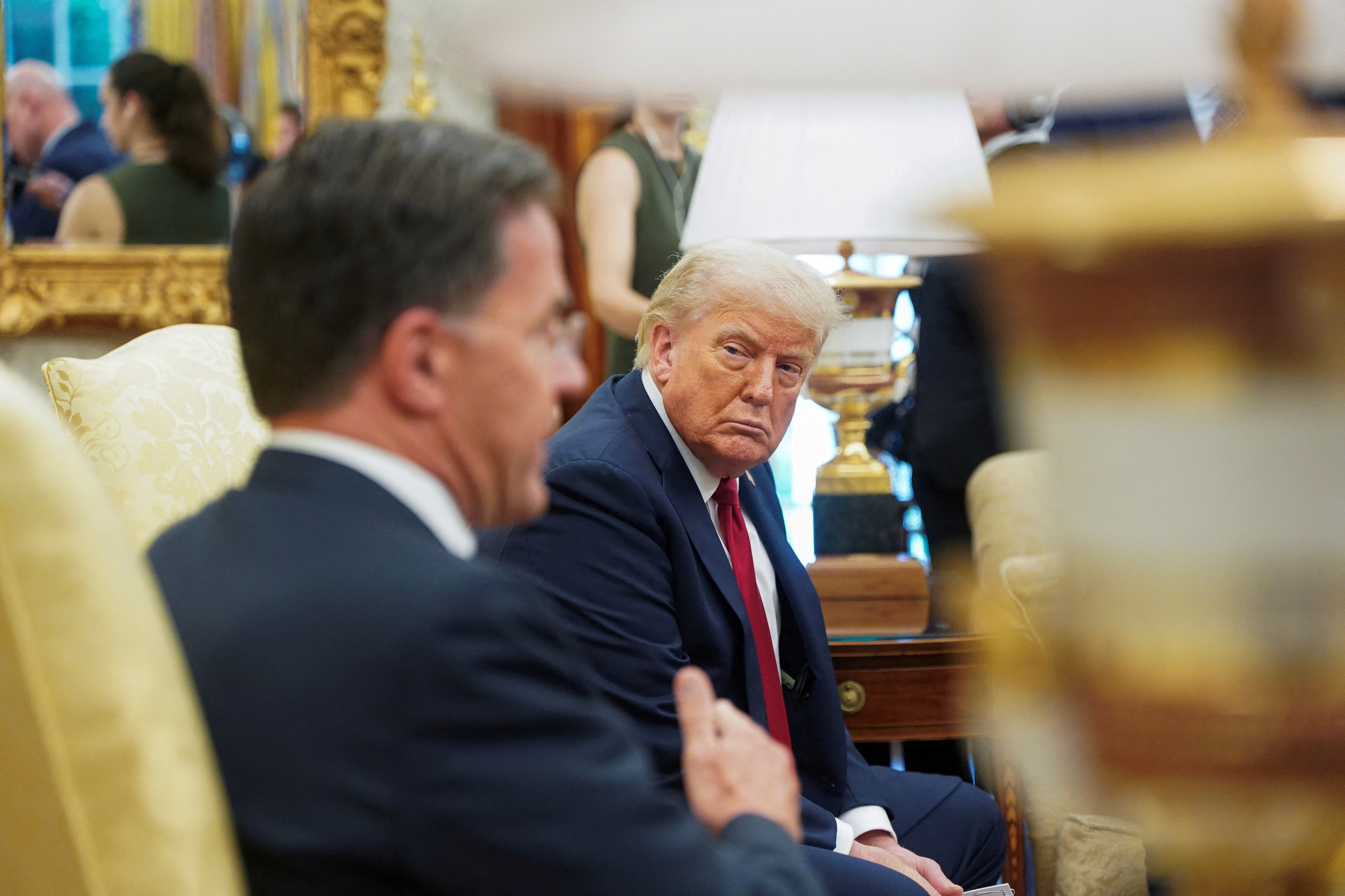 ウクライナ支援で最新悦兵器供与へ、トランプ氏　ＮＡＴＯ事務総長と会談