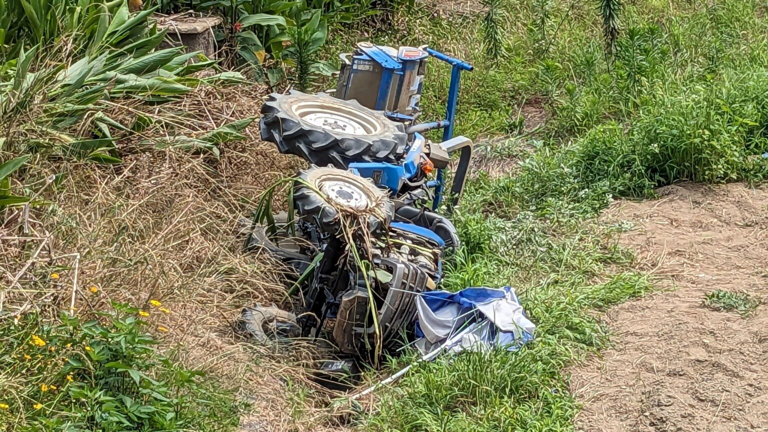 トラクター運転中に約4m下の畑に転落か…87歳男性が死亡 香川・高松市 | KSBニュース | KSB瀬戸内海放送 トラクター運転中に約4m下の畑に転落か…87歳男性が死亡 香川・高松市 | KSBニュース | KSB瀬戸内海放送