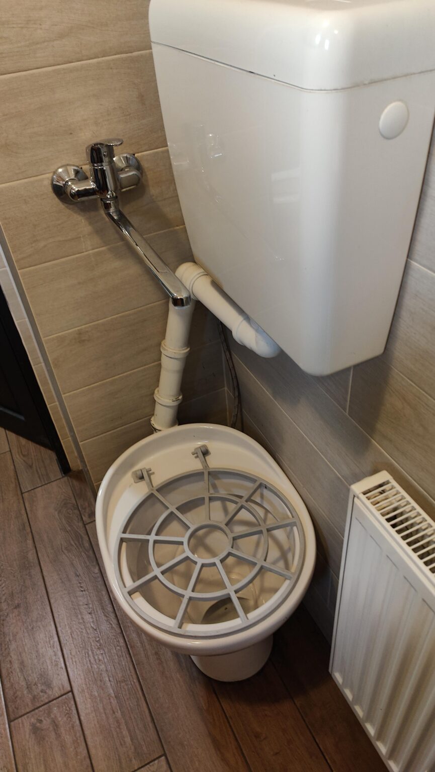 私はスロバキアの休日で、メンズトイレでこれを見ました。それは何ですか？