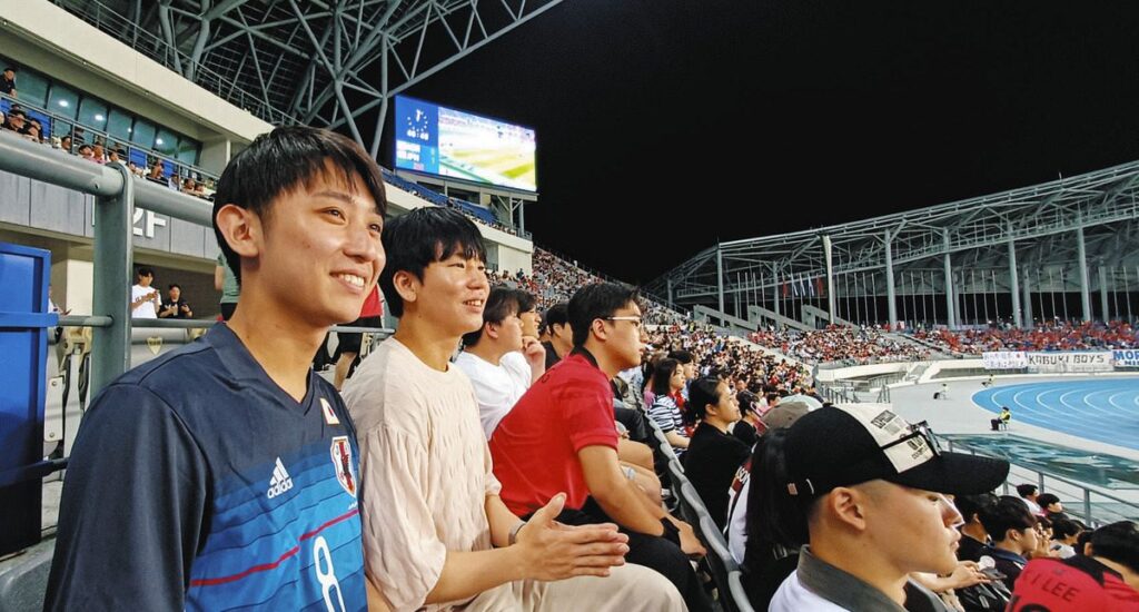 サッカー日韓戦、ファンの「バチバチ感」今や昔？ E-1選手権で見えた友好ムード 君が代が流れた際も…：東京新聞デジタル - 東京新聞デジタル
