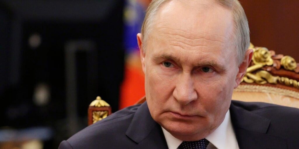 元ロシア首相は、プーチンが今年ウクライナ戦争を終わらせることを余儀なくされる可能性があると言います