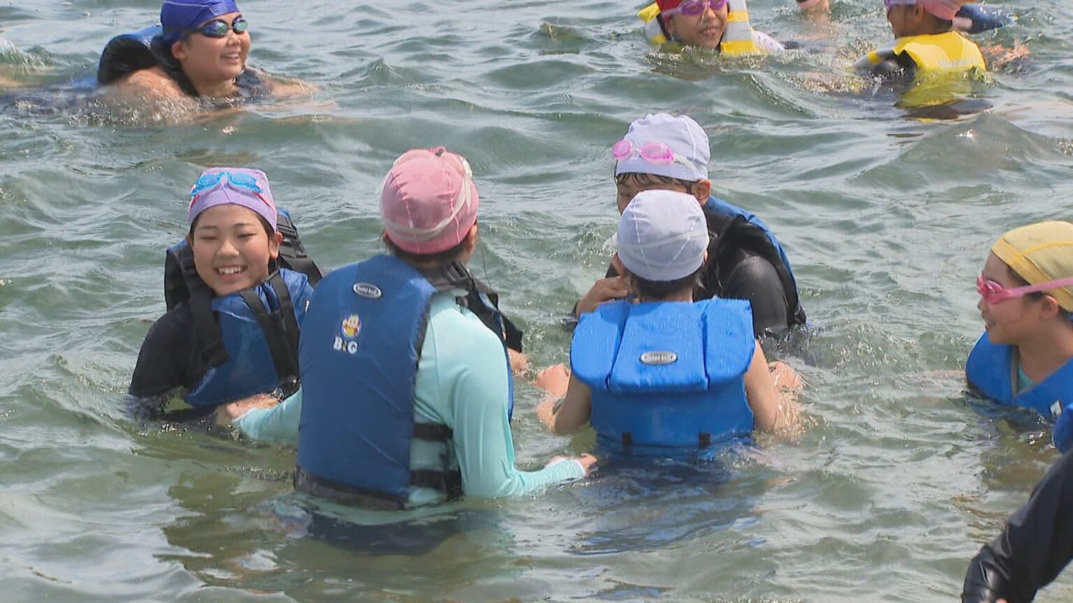 津田の松原海水浴場で海開き　地元の小学生が初泳ぎ　香川・さぬき市 | KSBニュース | KSB瀬戸内海放送