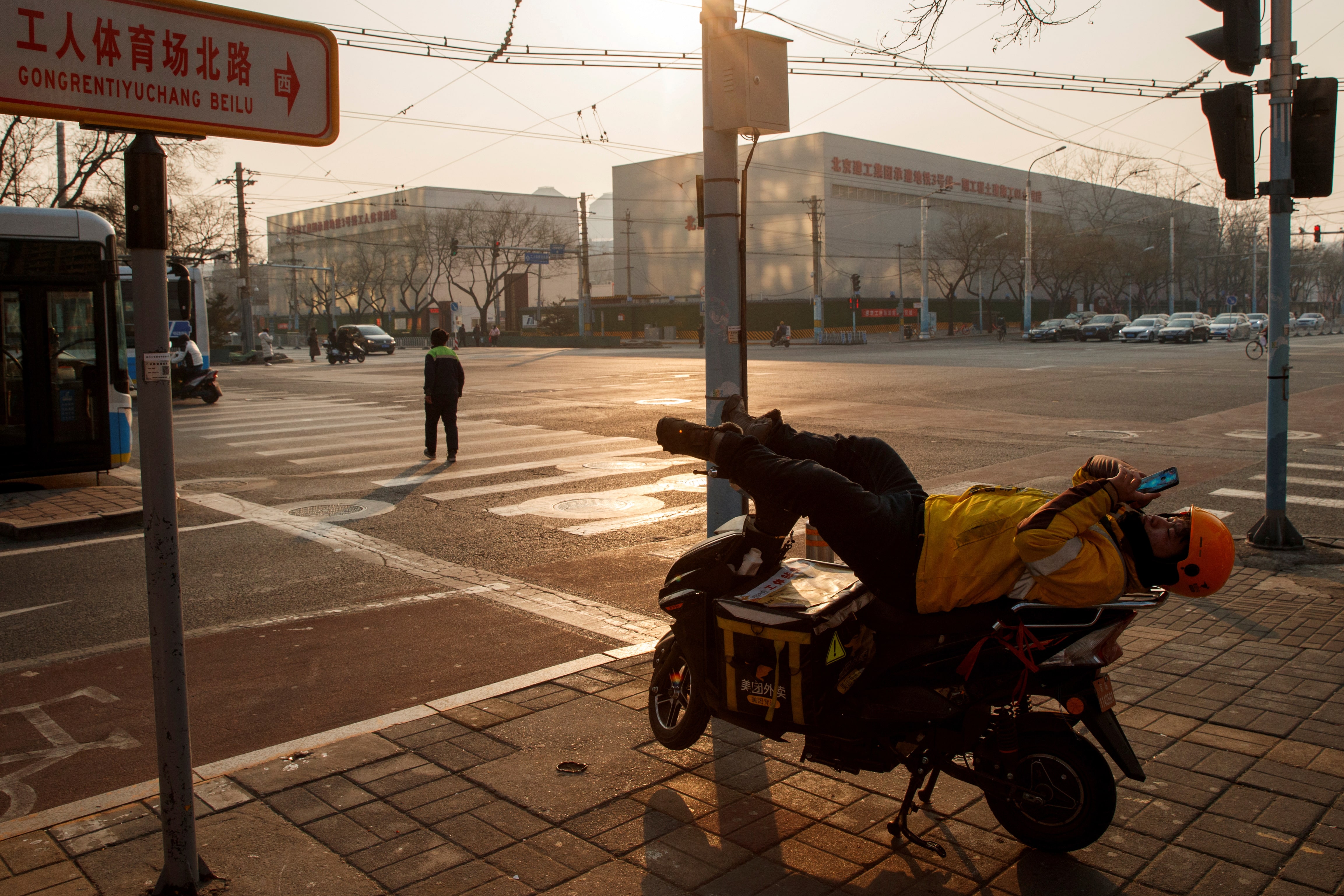 アングル：中国国有企業にも不況の影、給与カットや未払いで労働者にしわ寄せ