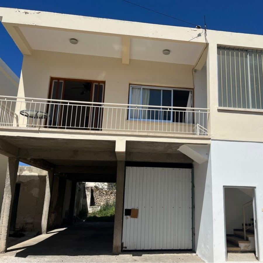 私はキプロスを自分の家にしました、今私は住む家を改修しています。