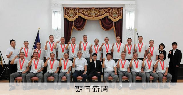健大高崎、知事らに群馬大会優勝を報告　甲子園で「日本一に」と抱負 - 高校野球 [群馬県]：朝日新聞