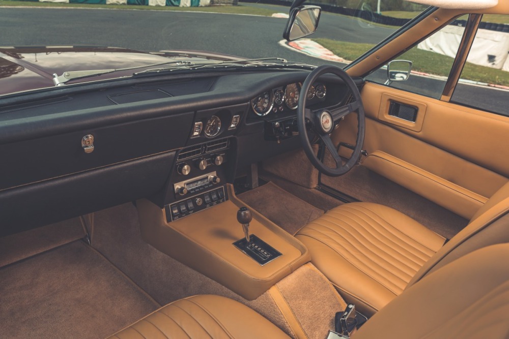 アストン マーティンDBS V8（1969〜1972年／英国仕様）