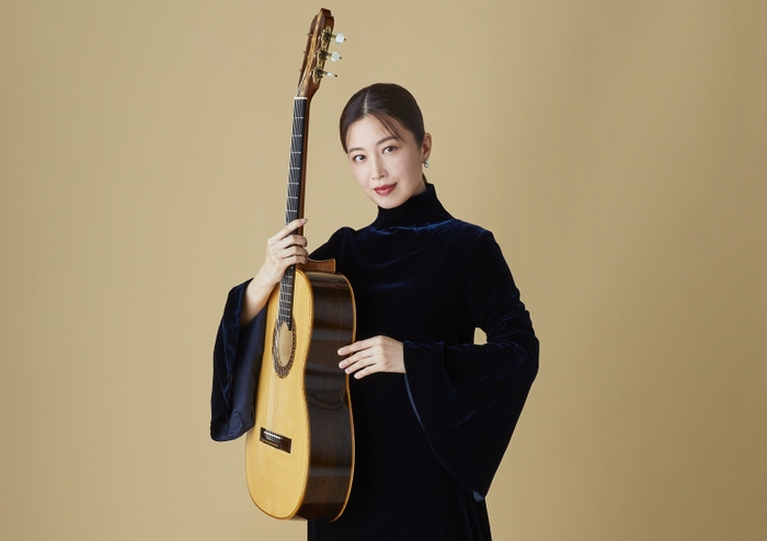 村治佳織(ギター)　(C)Kazumi Kiuchi