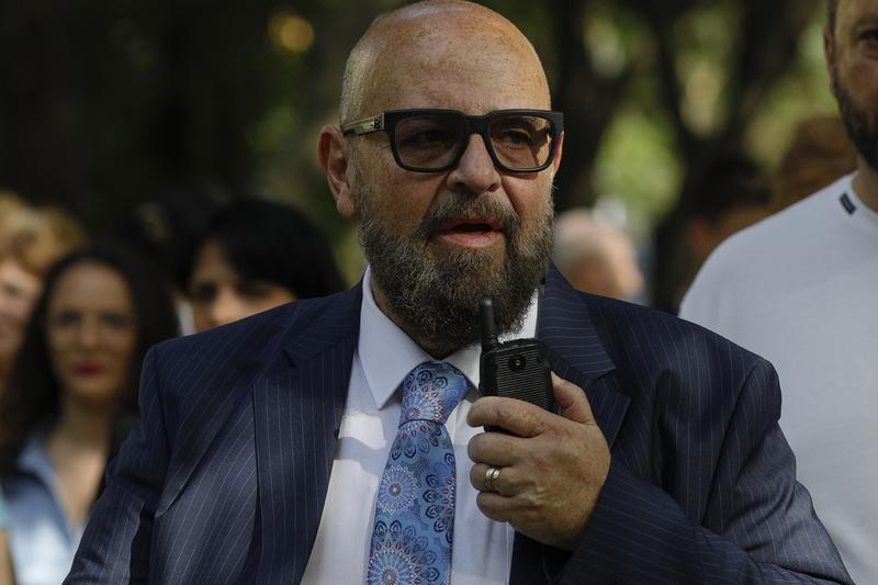 DNA調査の結果として、ANPCの大統領の地位からピエドーネのデミスのイリー・ボロジャン