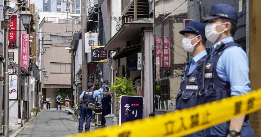 浜松ガールズバー2人刺殺、凶器は刃の部分が湾曲した長さ20センチの刃物 2本を両手に - 産経ニュース