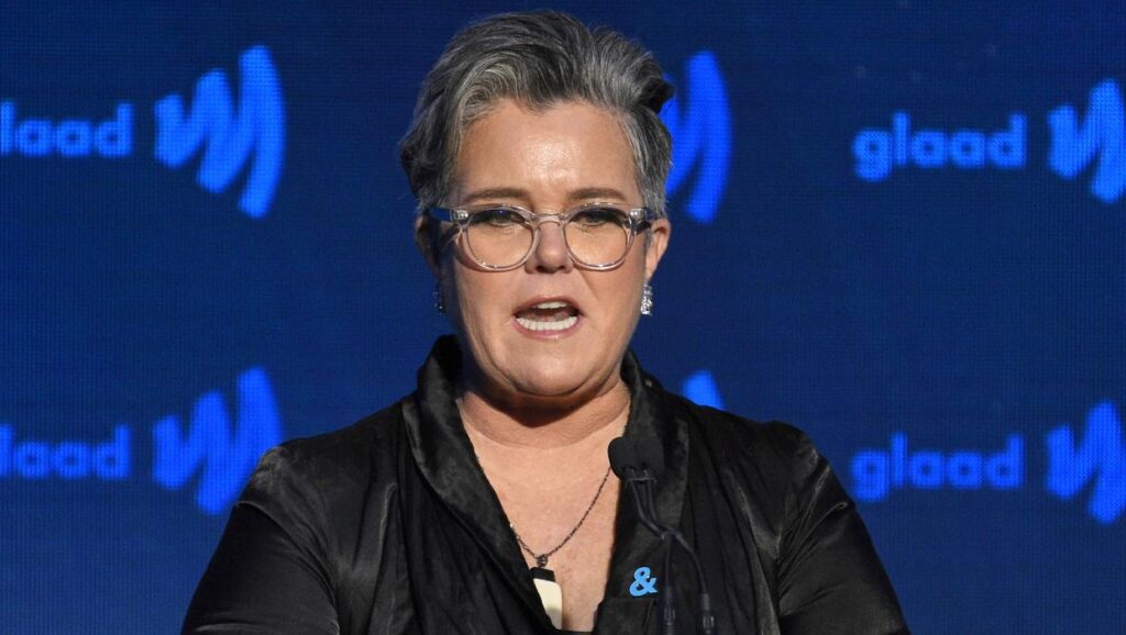 米国のコメディアンのロージー・オドネルは、ダブリンレストランで女性を窒息から救う