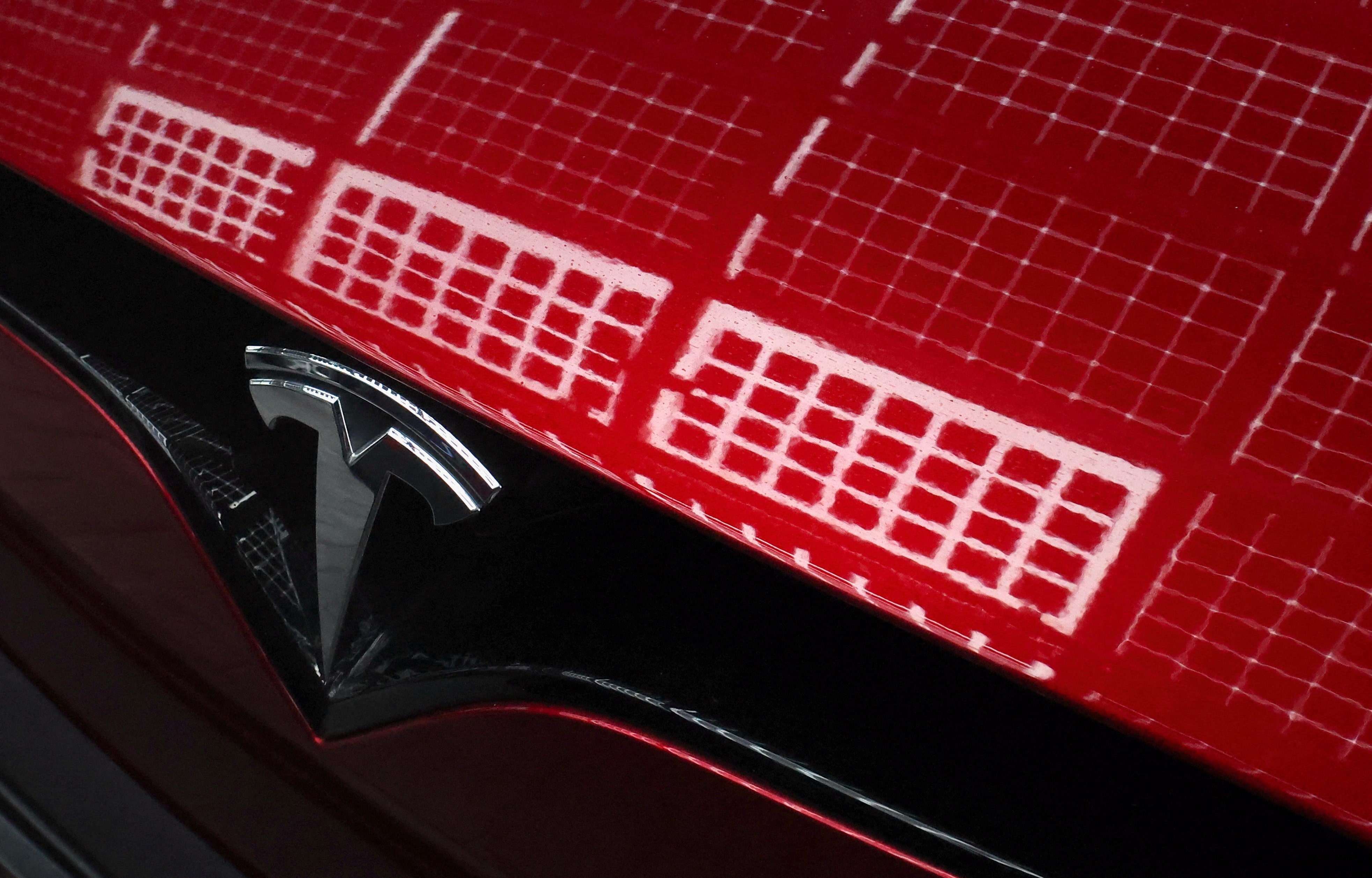 米テスラ、インド市場に本格参入へ　15日に初のショールーム開設