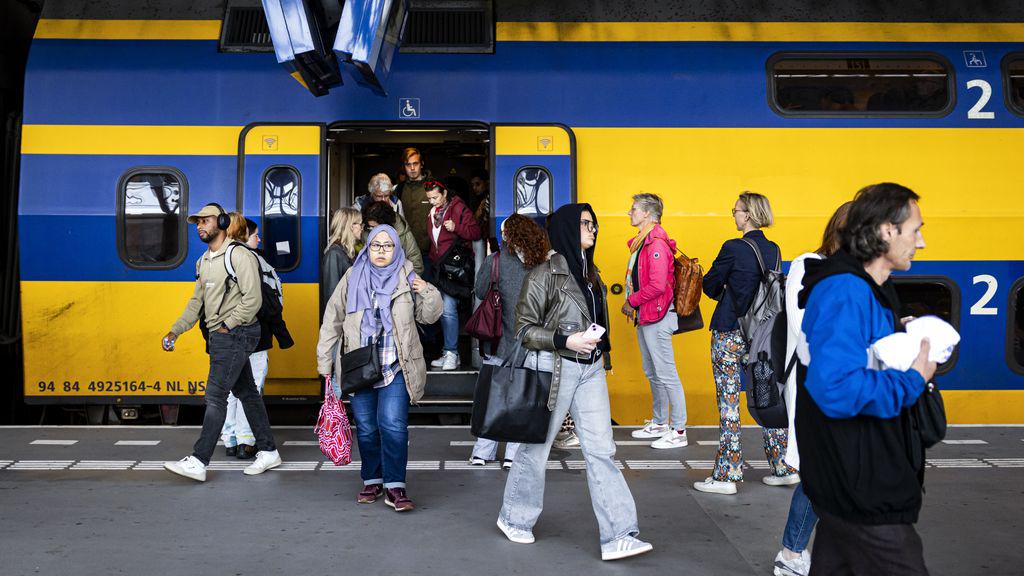 列車のチケットは、来年はもう一度高価です。おそらく9％