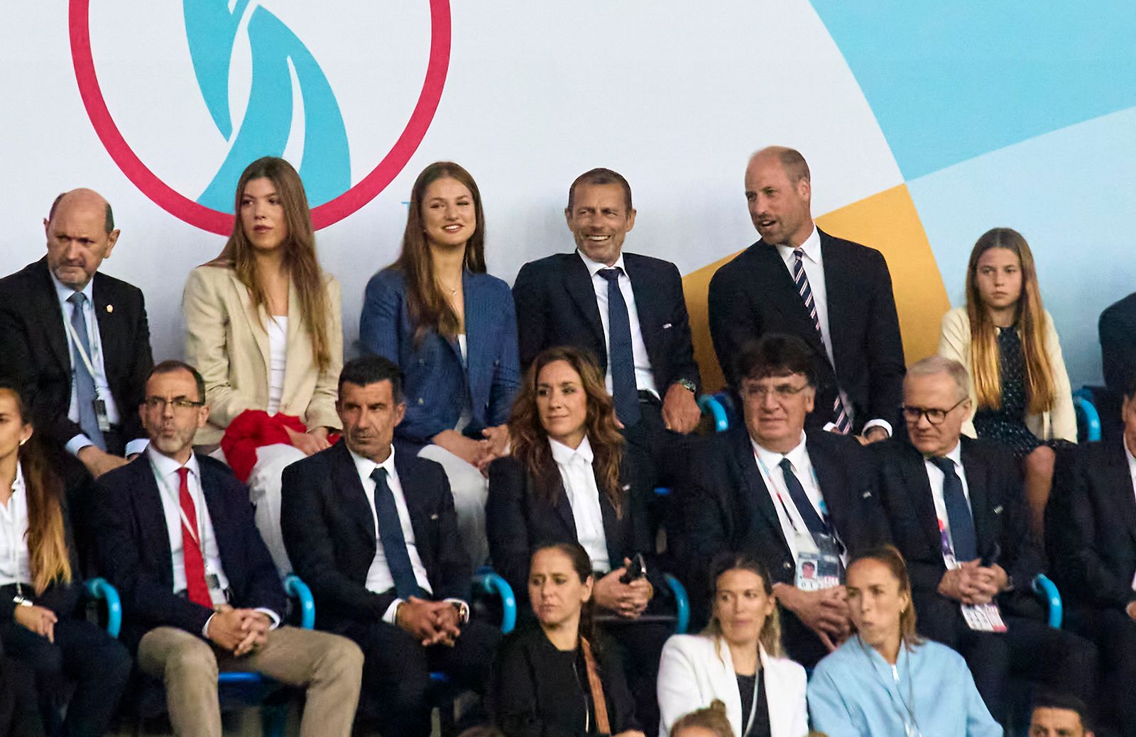 スペインのレオノール王女とソフィア王女、UEFAのアレクサンデル・チェフェリン会長、ウィリアム皇太子とシャーロット王女Princess Leonor and Princess Sofia UEFA President Aleksander...