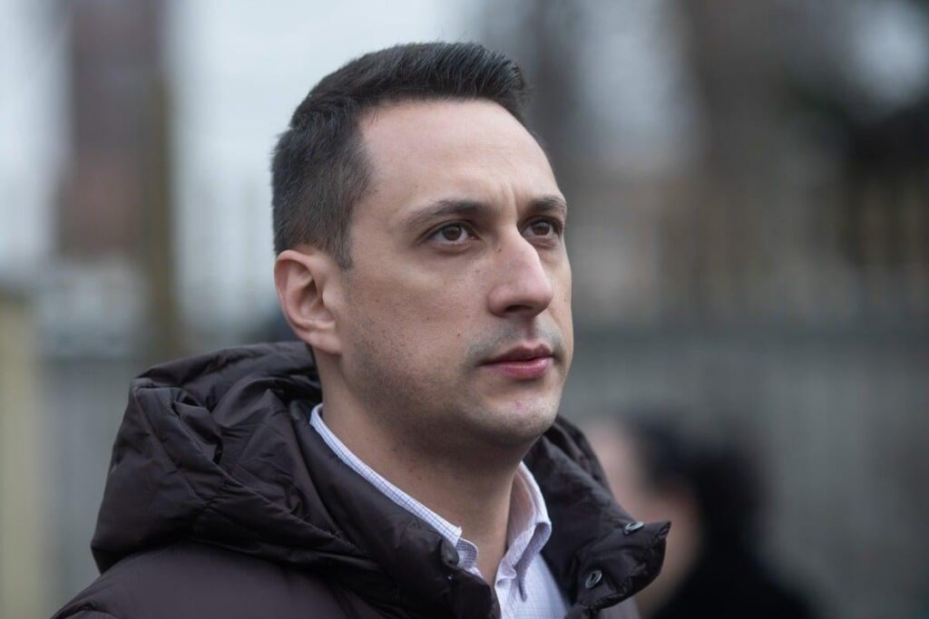 Vlad Gheorgheは、Marcel Ciolacuに対して刑事告発を提出しました。「ルーマニアの経済を破壊した人々が答える時です」
