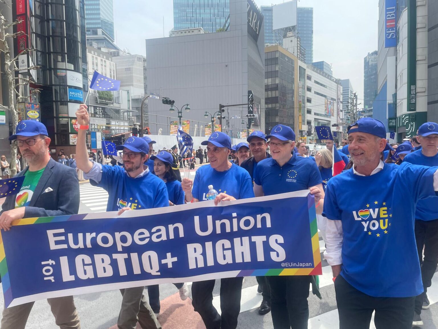 EUおよびEU加盟国大使館の外交官ら、「東京レインボープライド」に参加 | EEAS
