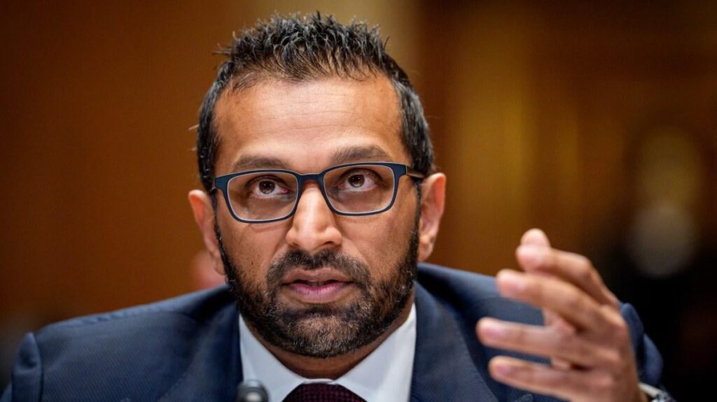 秘密の部屋の「燃焼バッグ」にあるトランプロシアゲートペーパー、FBIは主張しています