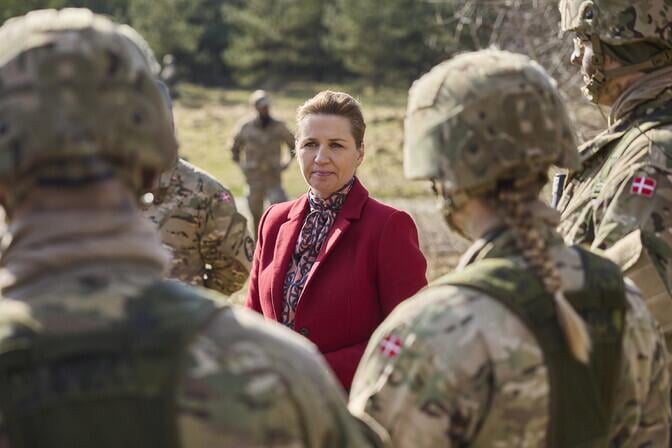デンマークは女性のために防衛軍に応募し始めました