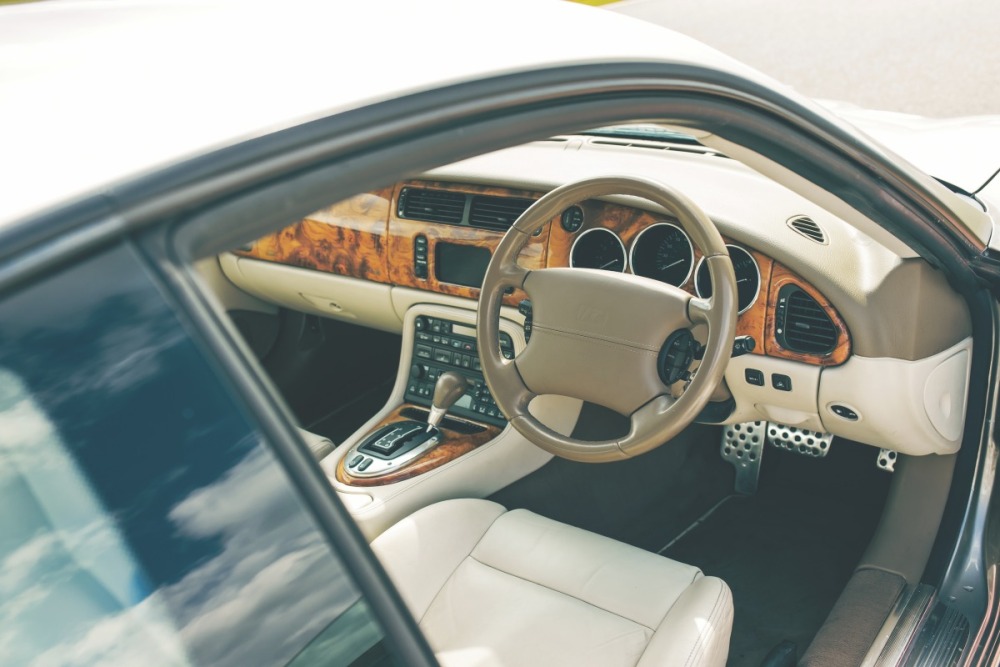 ジャガー XKR 4.2-S（2002〜2006年／英国仕様）