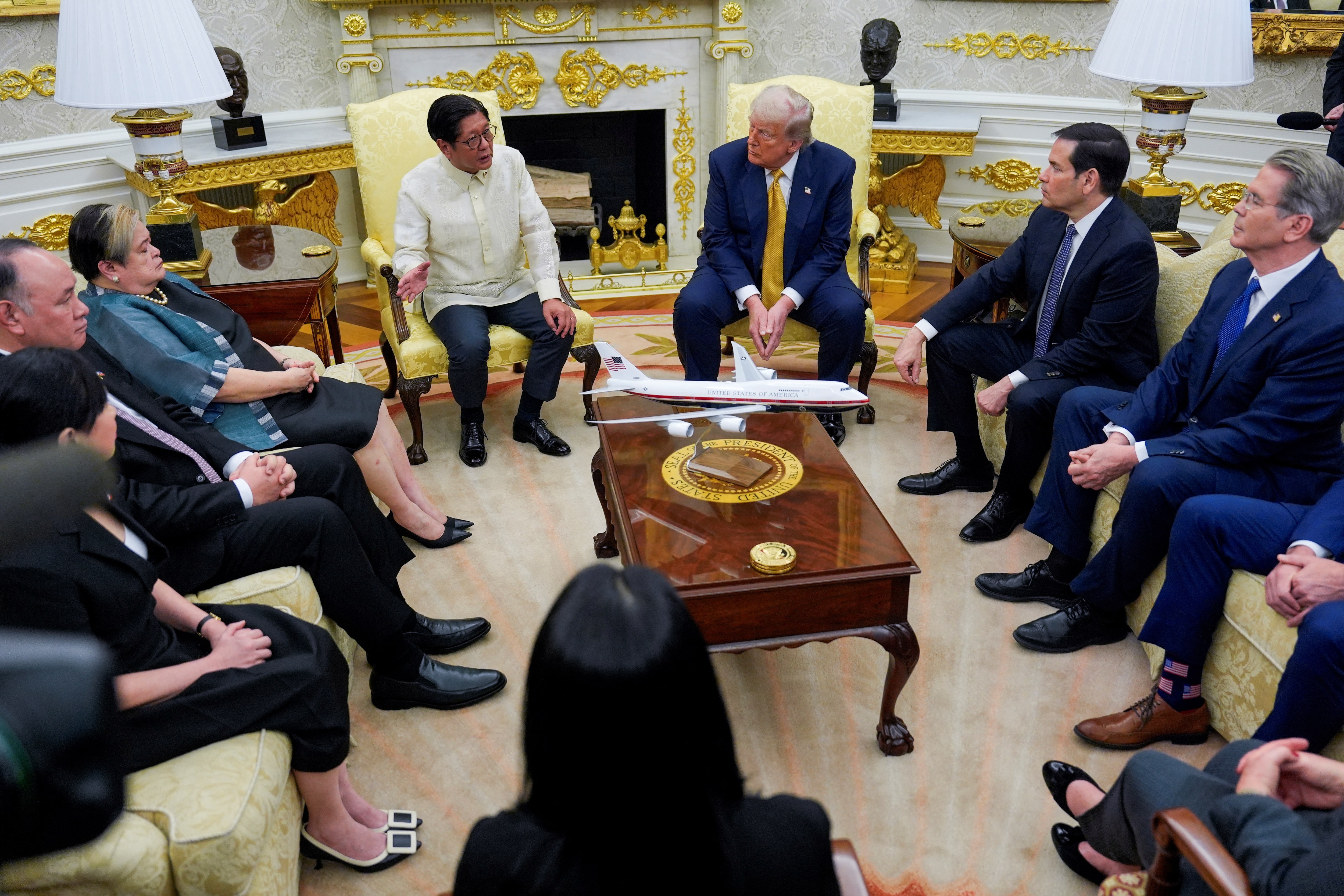 米、フィリピンに19％関税　首脳会談で合意