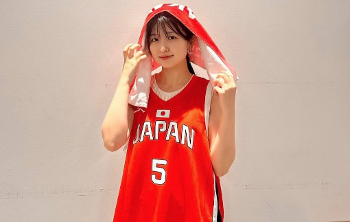 「もう！何でこんなに可愛いの！」バスケ美女子、熱き太陽カラーの”ユニフォームショット”が激カワだとファンうっとり！ | 話題の投稿 | スポーツブル (スポブル)