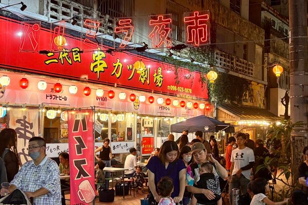 パルミラ通りで台湾夜市　第２回、グルメ・スイーツ堪能沖縄
