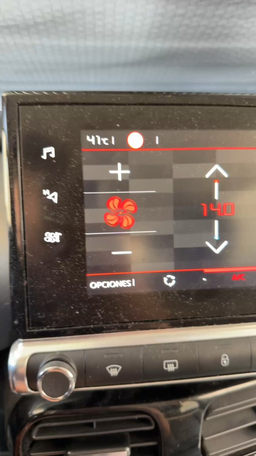 アンダルシア人だけがこの熱が苦しむことを知っている🥵